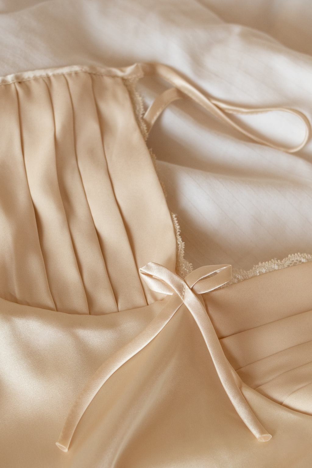 After Champagne Satin Tie-Back Set