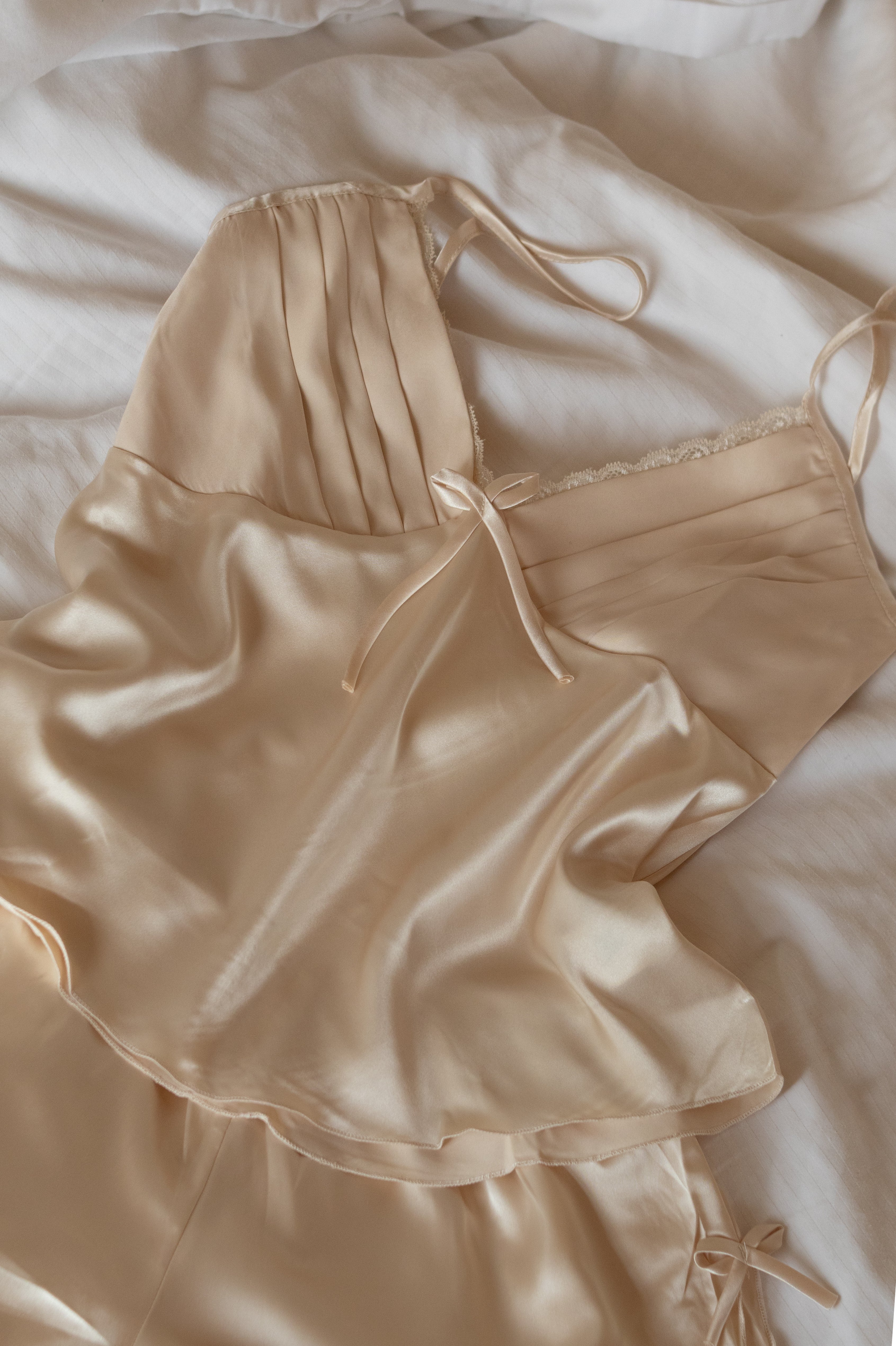 After Champagne Satin Tie-Back Set