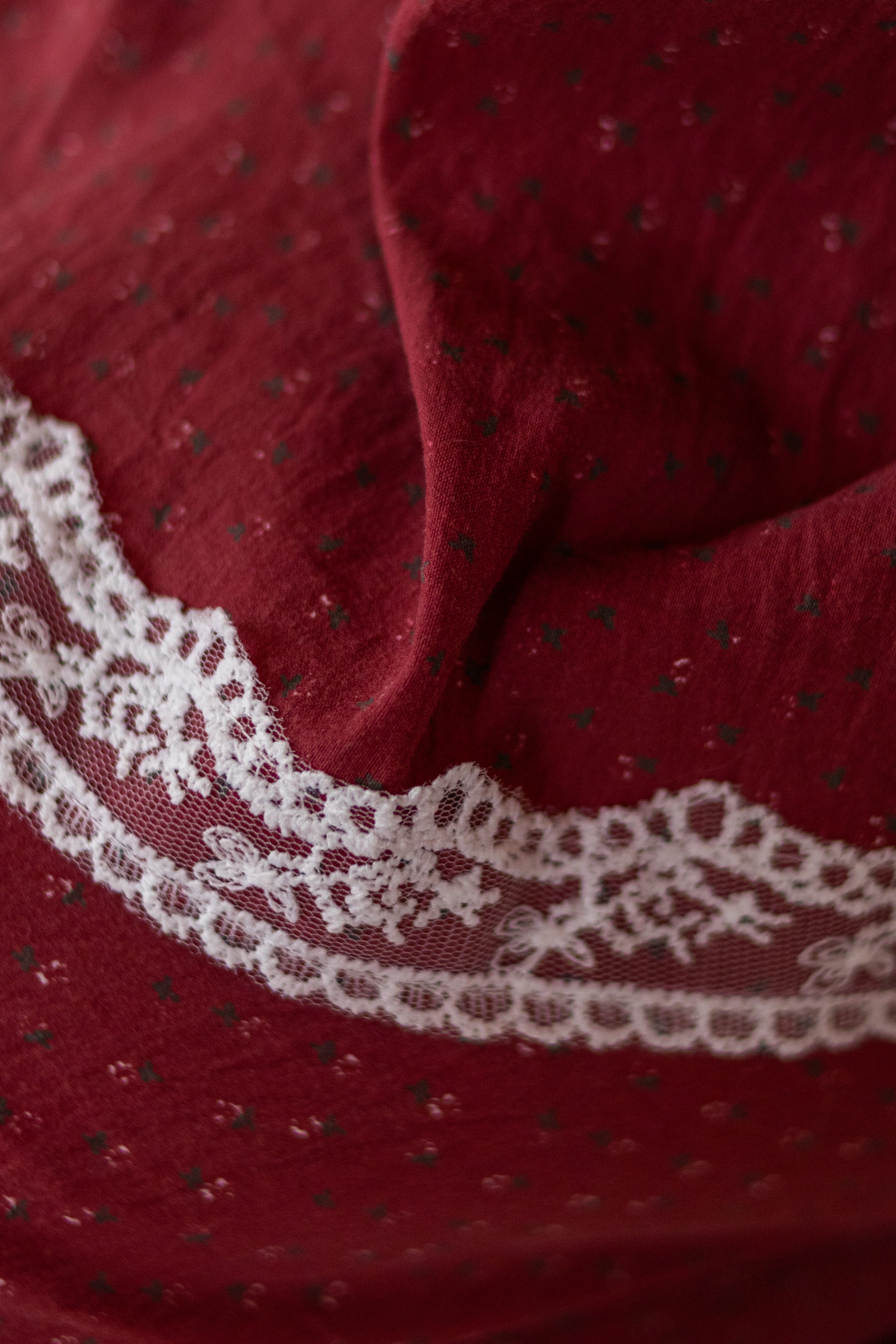 Velour Rouge Heritage Night Set