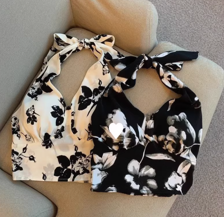 PREETSTYLE- Black Floral Noir Halter Top