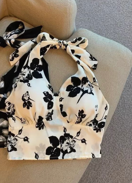 PREETSTYLE- Floral Noir Halter Top