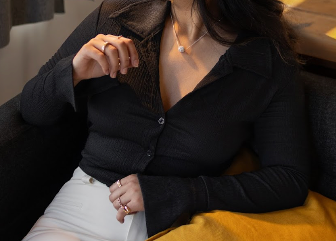 90s-Revival Gem Black and White Shirt