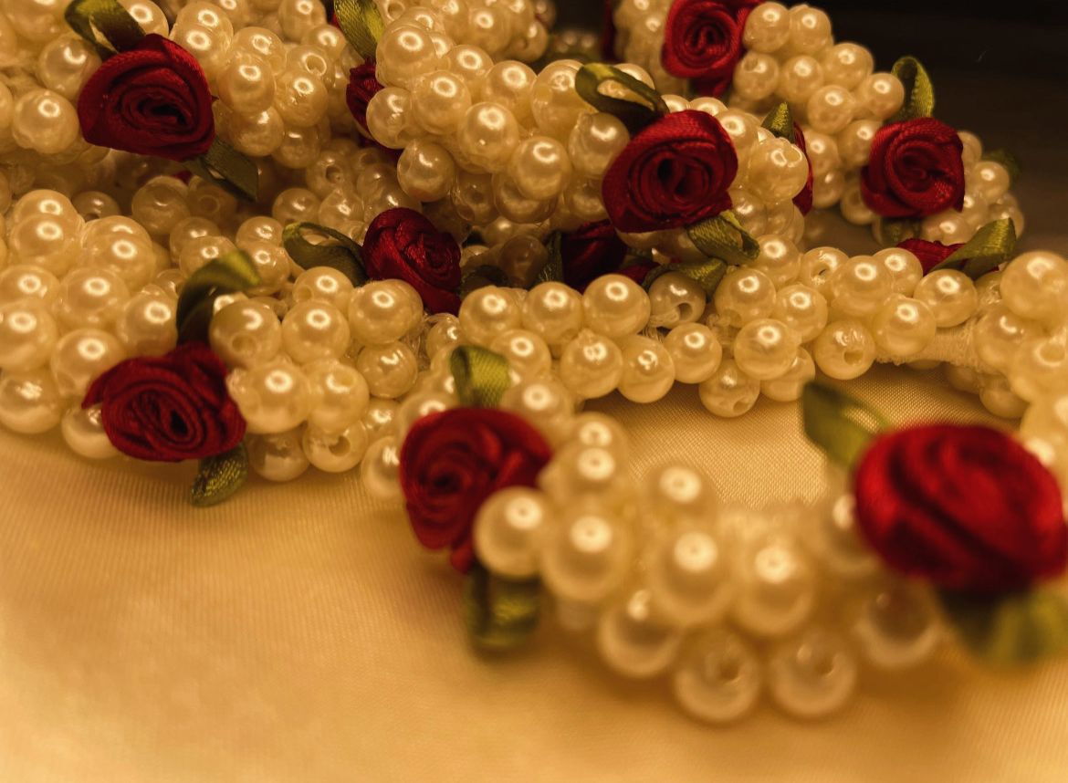 Red Rose Pearl Luxe Hair Tie