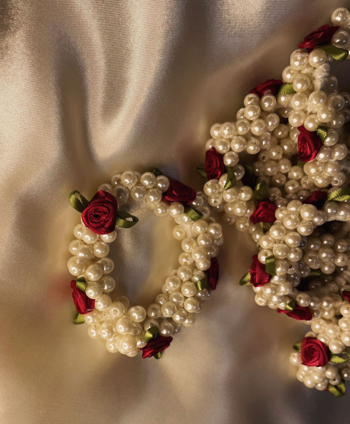 Red Rose Pearl Luxe Hair Tie